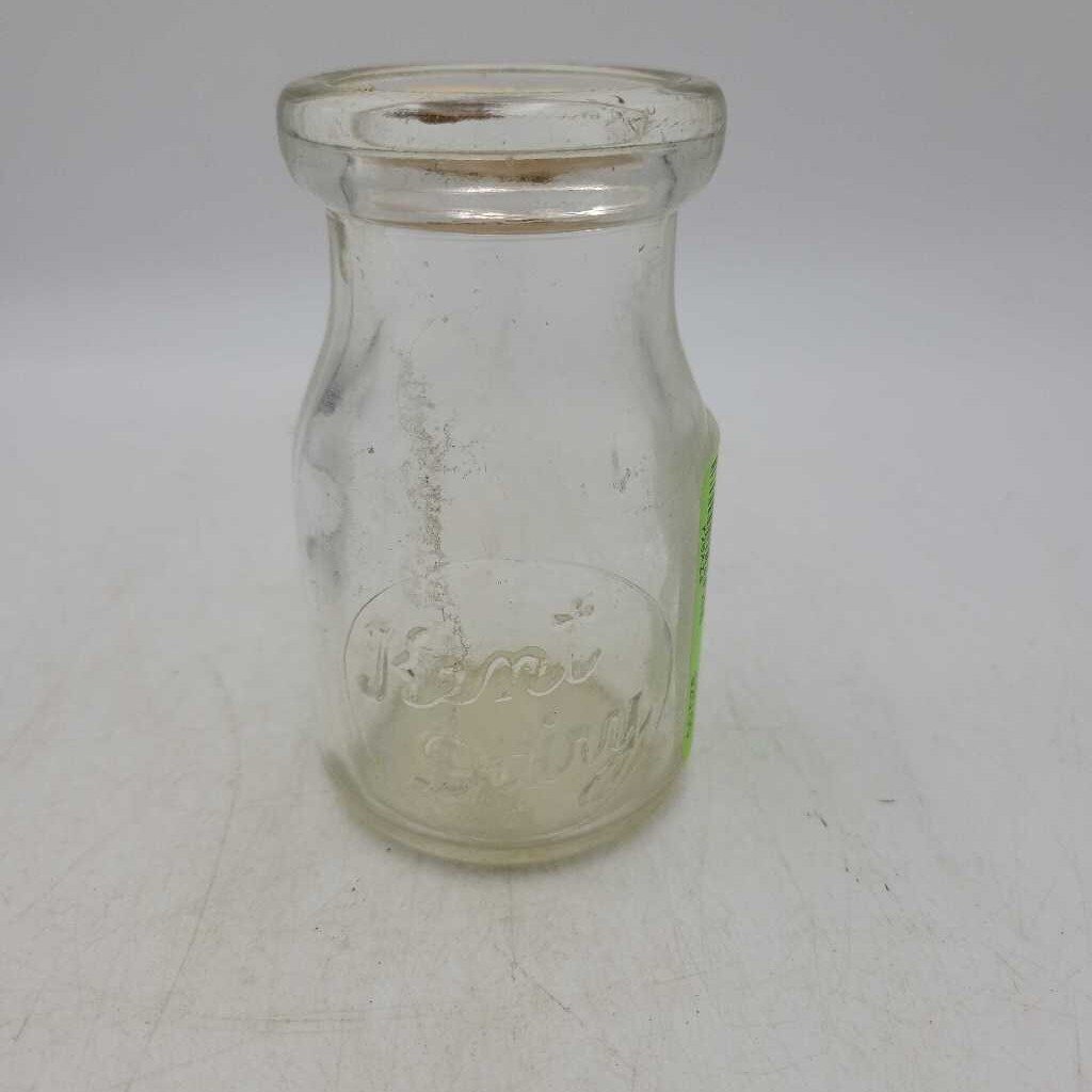 Kent Dairy Chatham 1/4 Pint Milk bottle (JAS)