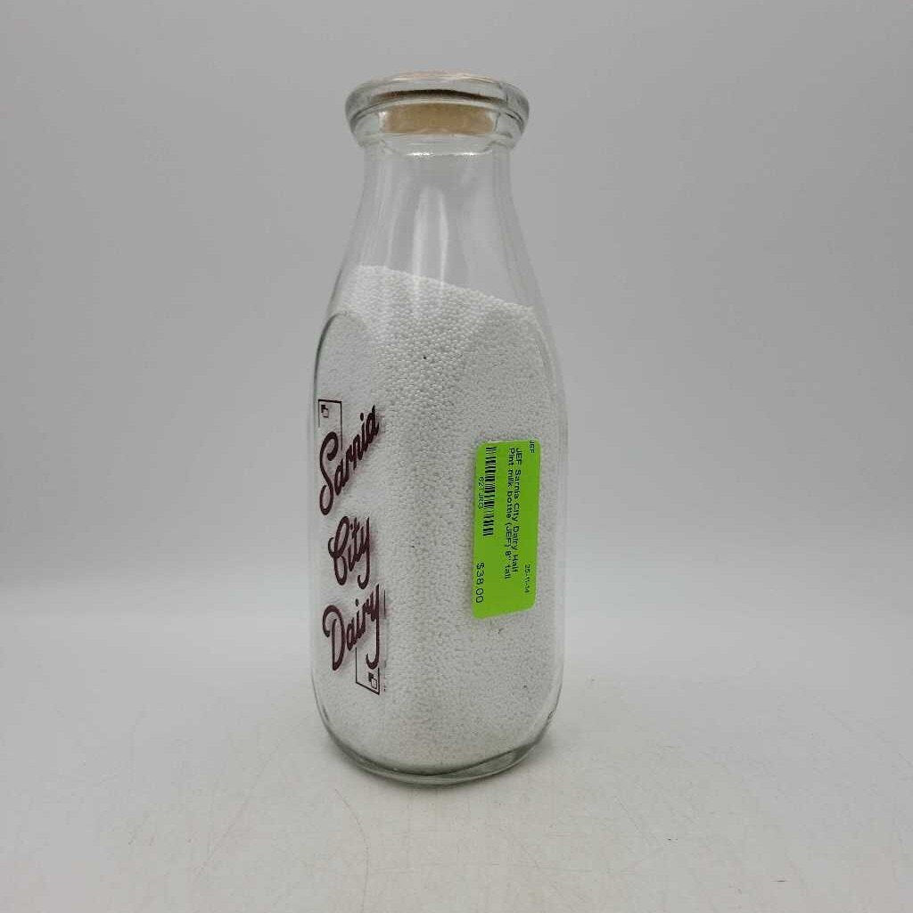 Sarnia City Dairy Half Pint milk bottle (JEF)