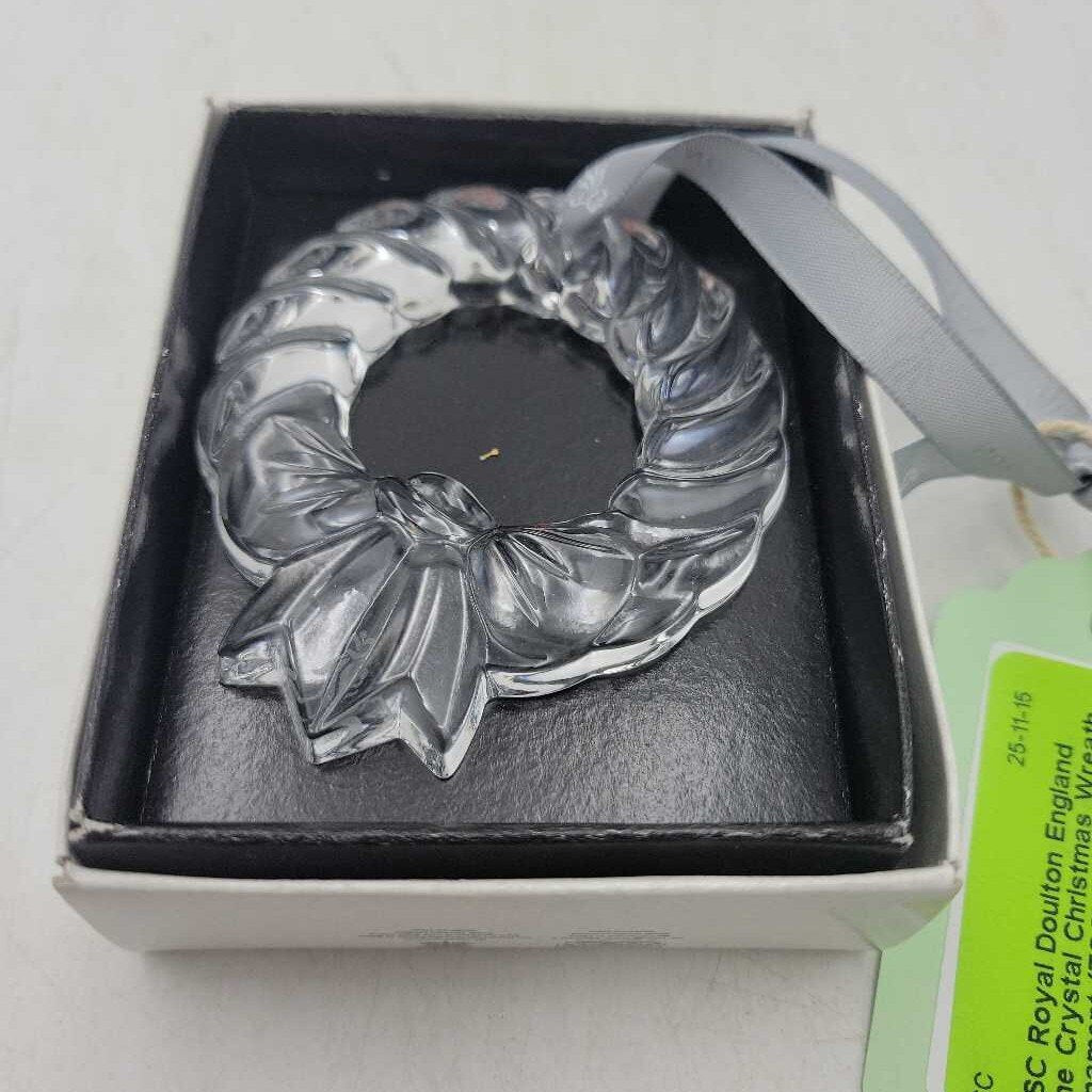 Royal Doulton England Fine Crystal Christmas Wreath Ornament (TSC)