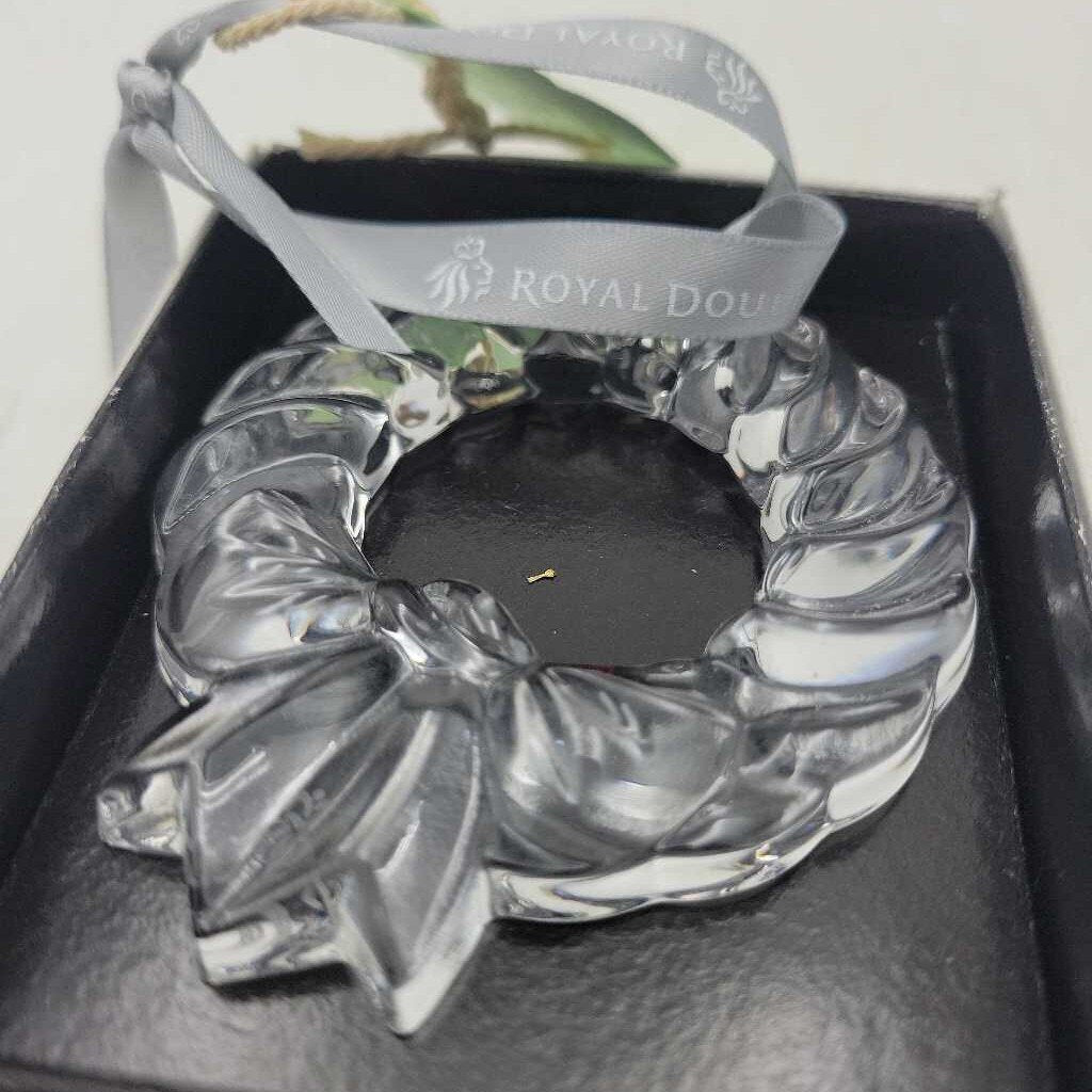 Royal Doulton England Fine Crystal Christmas Wreath Ornament (TSC)