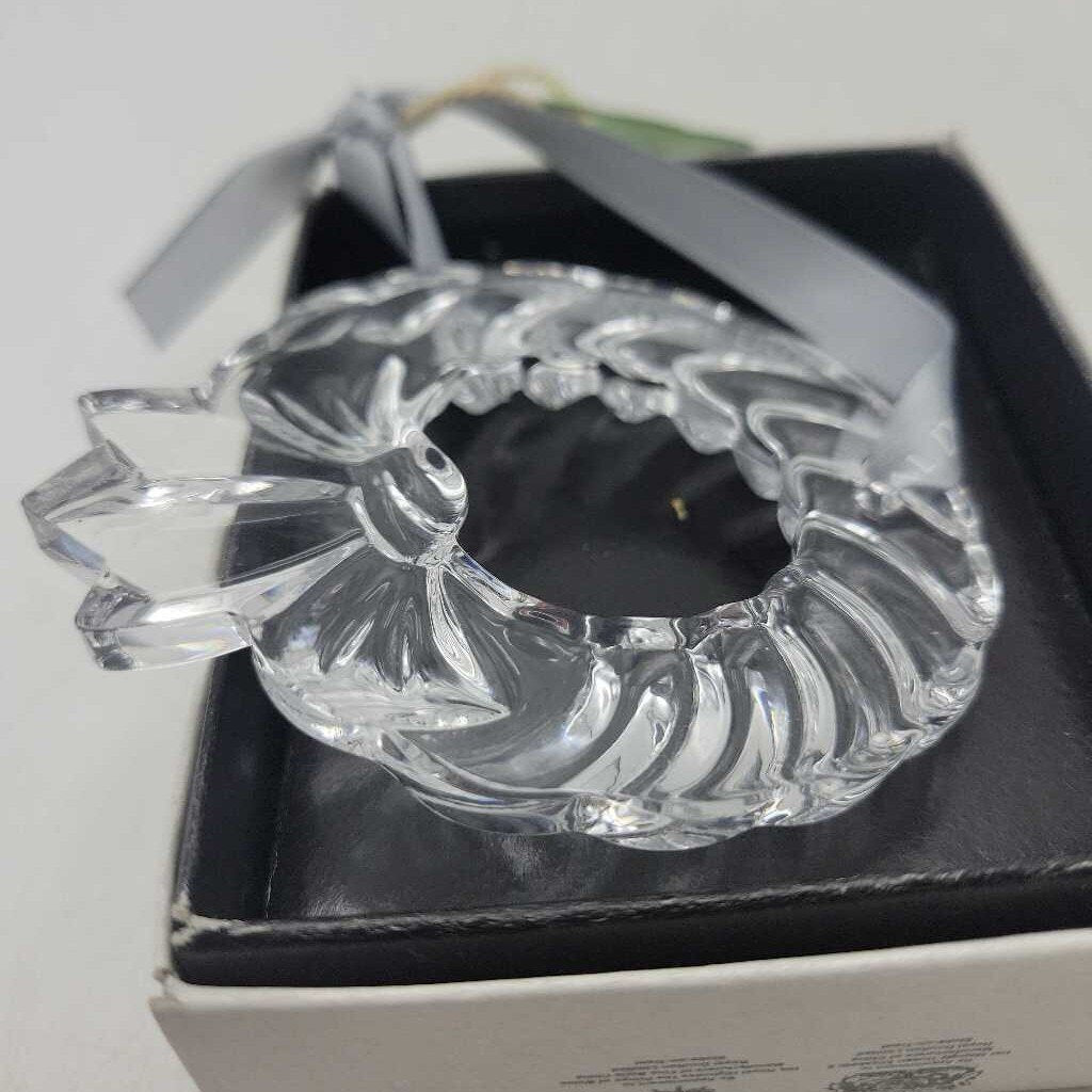 Royal Doulton England Fine Crystal Christmas Wreath Ornament (TSC)