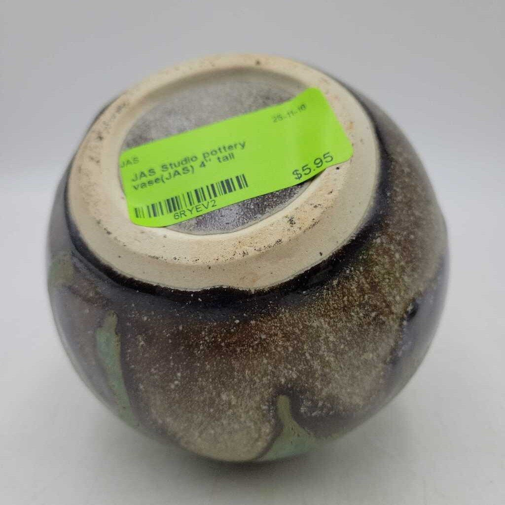 Studio pottery vase(JAS)