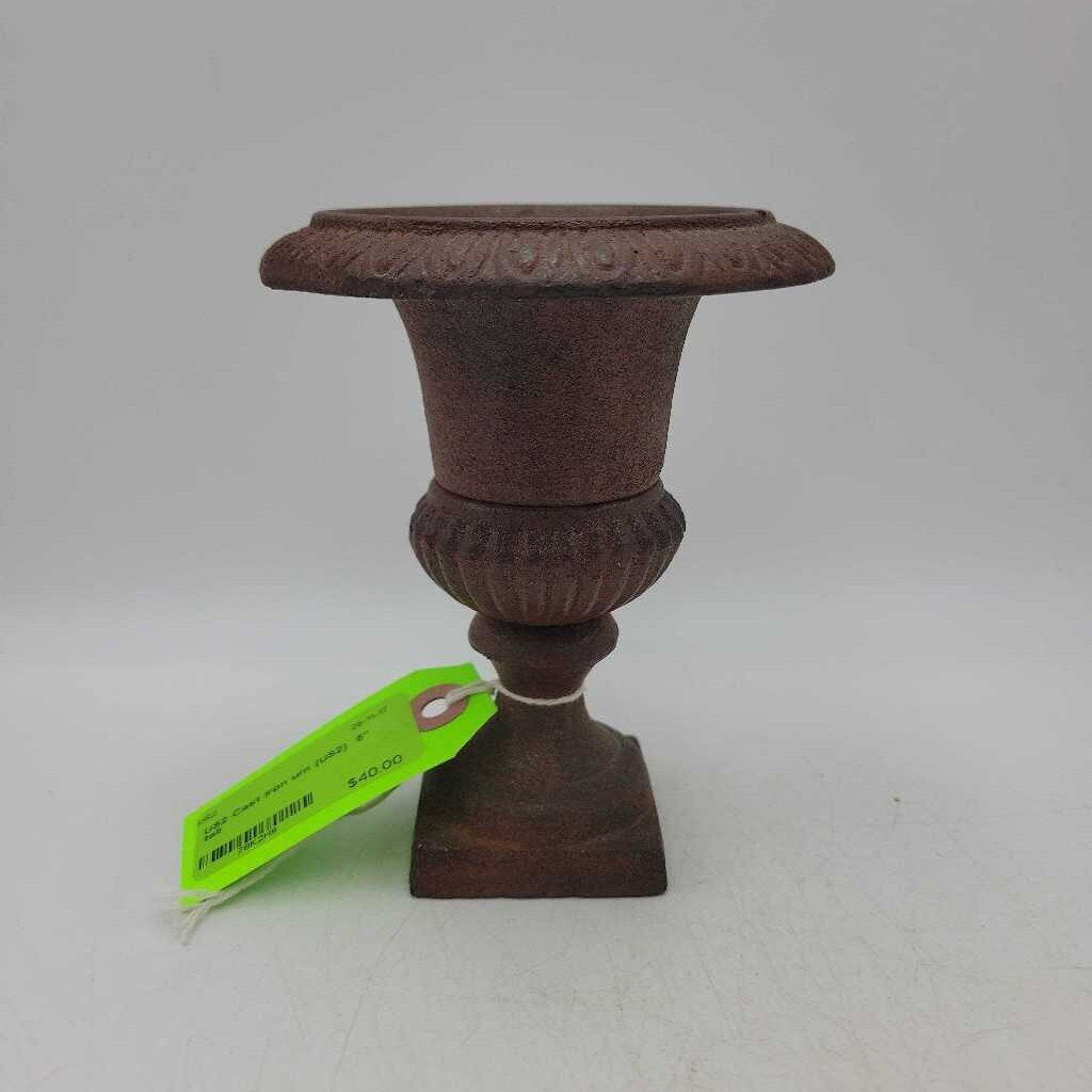 Cast iron urn (US2)