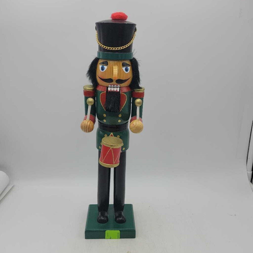 Wooden Solider Nut Cracker (KEN) Nutcracker