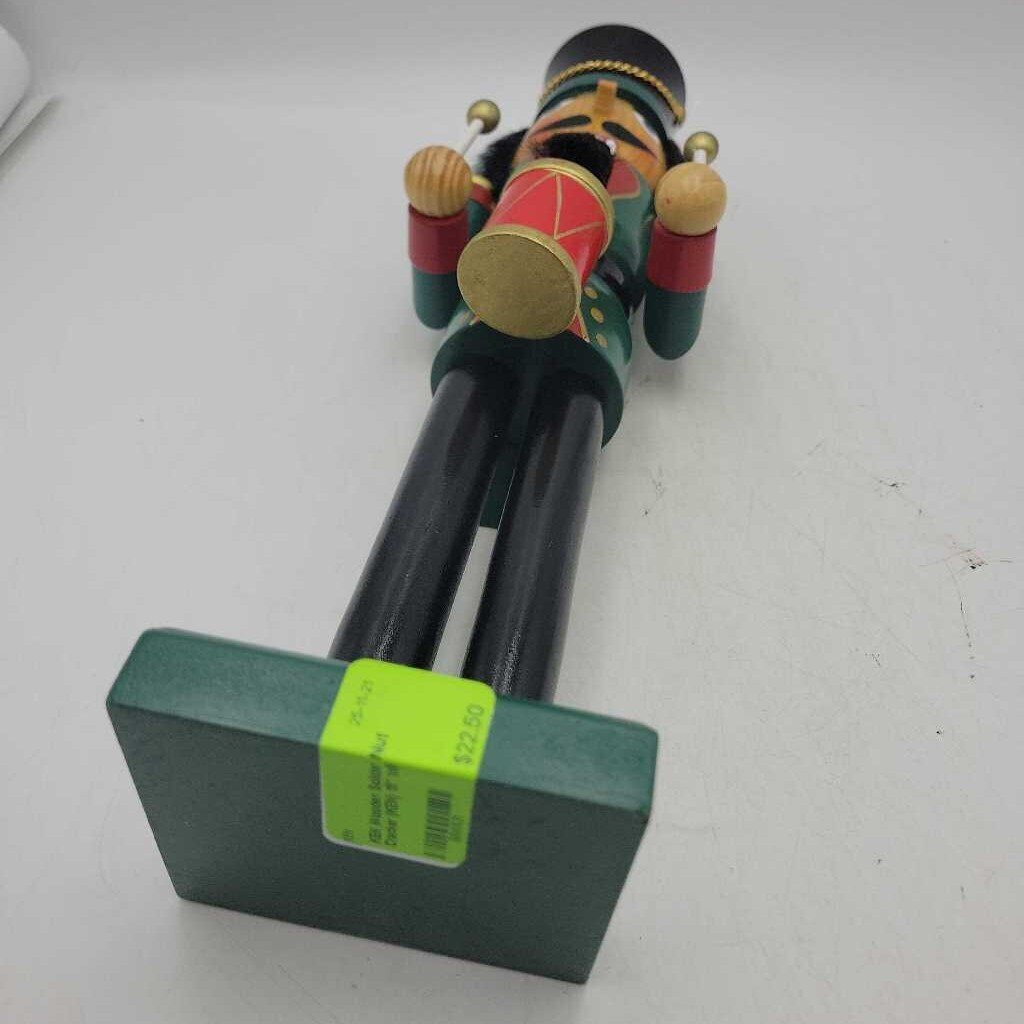 Wooden Solider Nut Cracker (KEN) Nutcracker