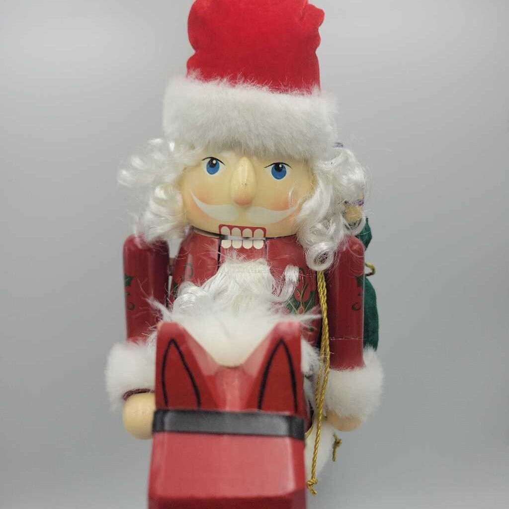 Nut Cracker (YVO) (511) nutcracker