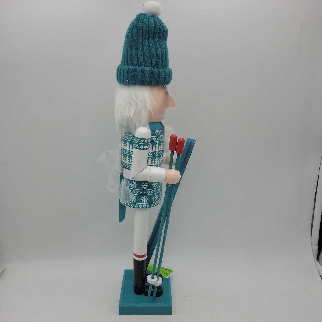 Skier Nutcracker (YVO) (511) nut cracker