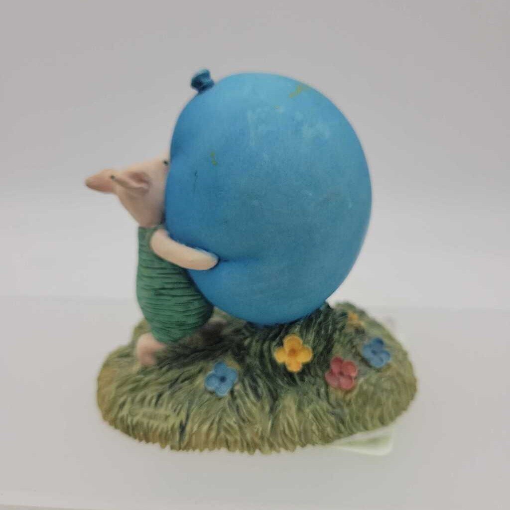 Classic Pooh Piglet Carrying Balloon (YVO) (511)
