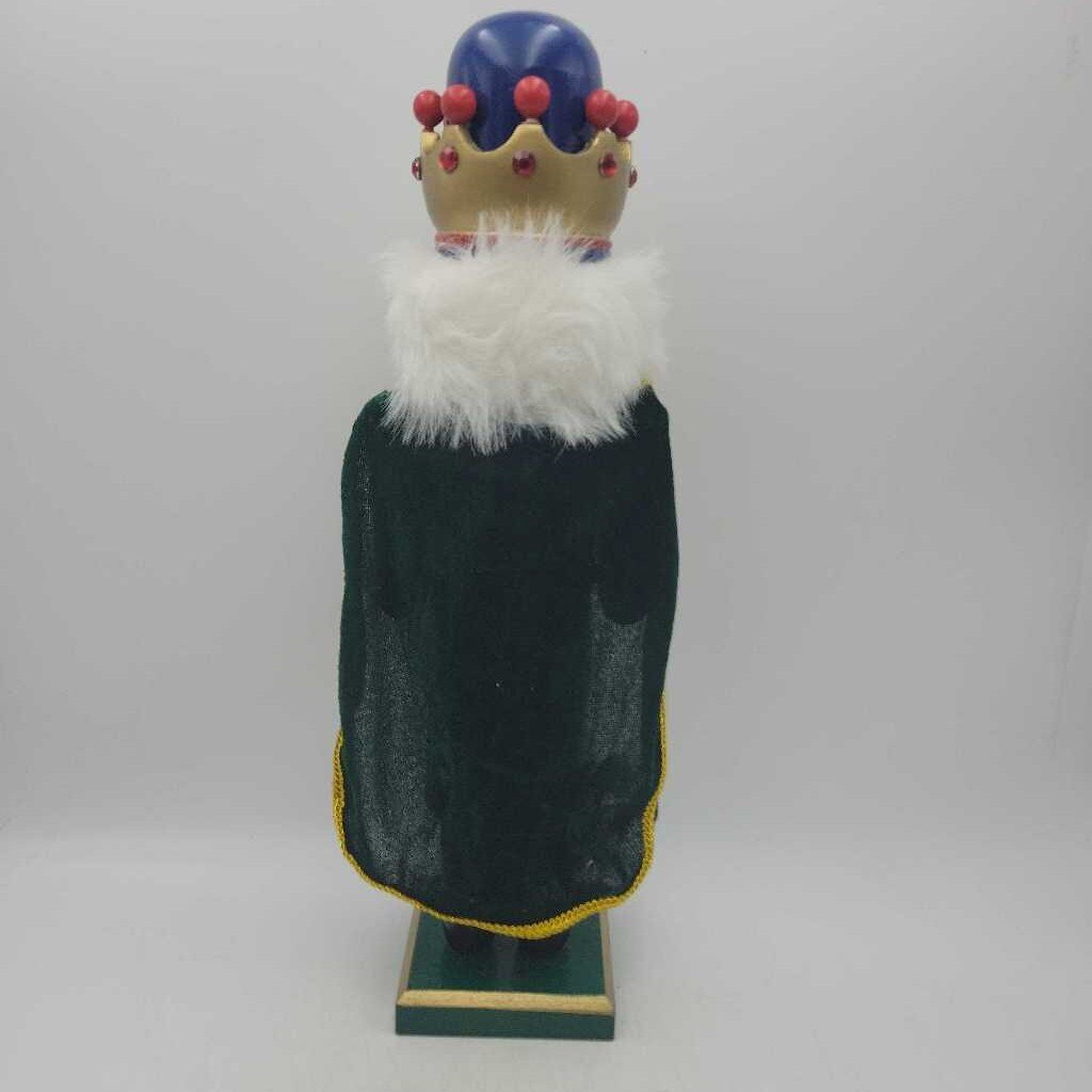 Nut Cracker (YVO) (511) nutcracker