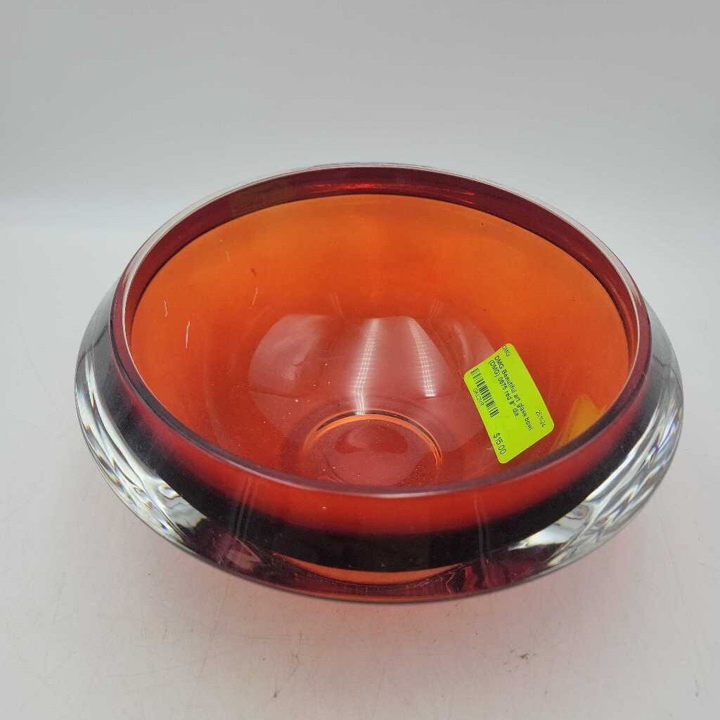 Beautiful art glass bowl (DMG) 0675