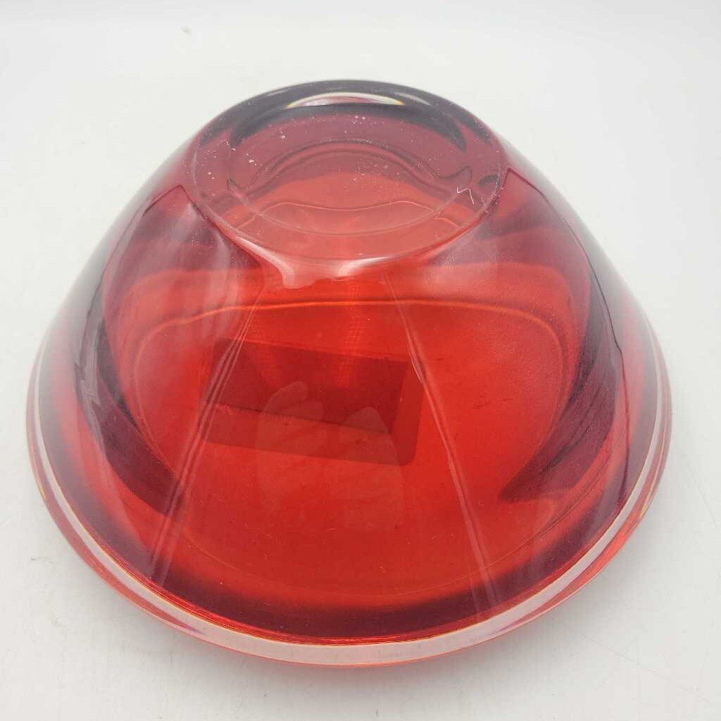 Beautiful art glass bowl (DMG) 0675