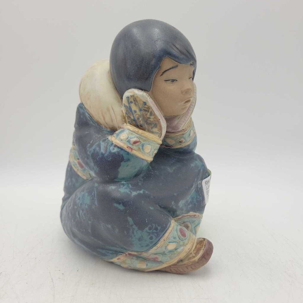 Lladro Eskimo Figure (RHA) 1985