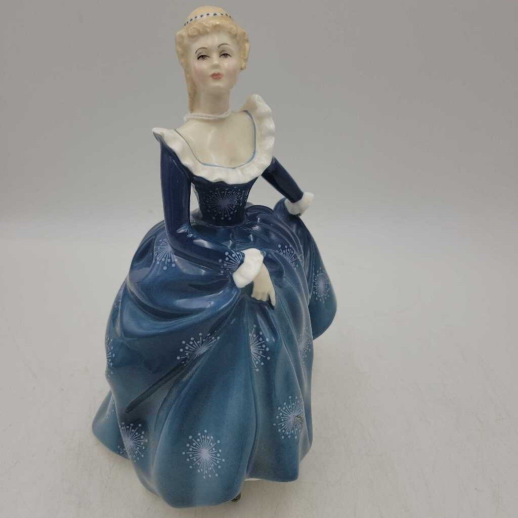 Royal Doulton "Fragrance" HN #2334 (NS) 605