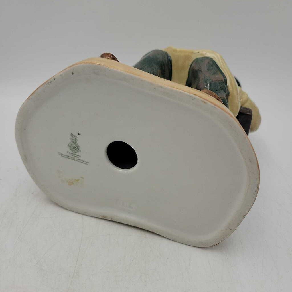 Royal Doulton "Lunchtime" HN# 2485 (NS) 605