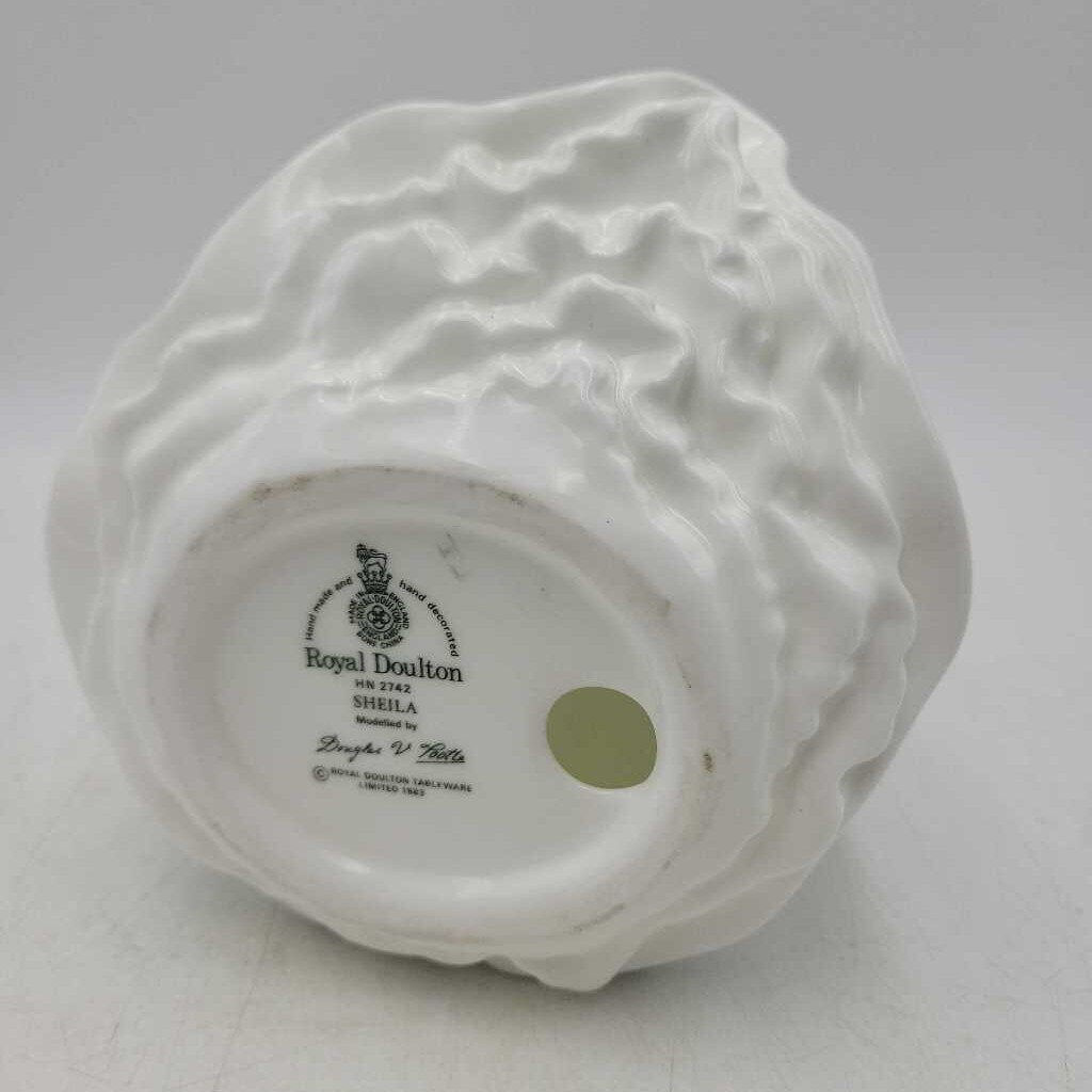 Royal Doulton "Sheila" HN# 2742 (NS) 605