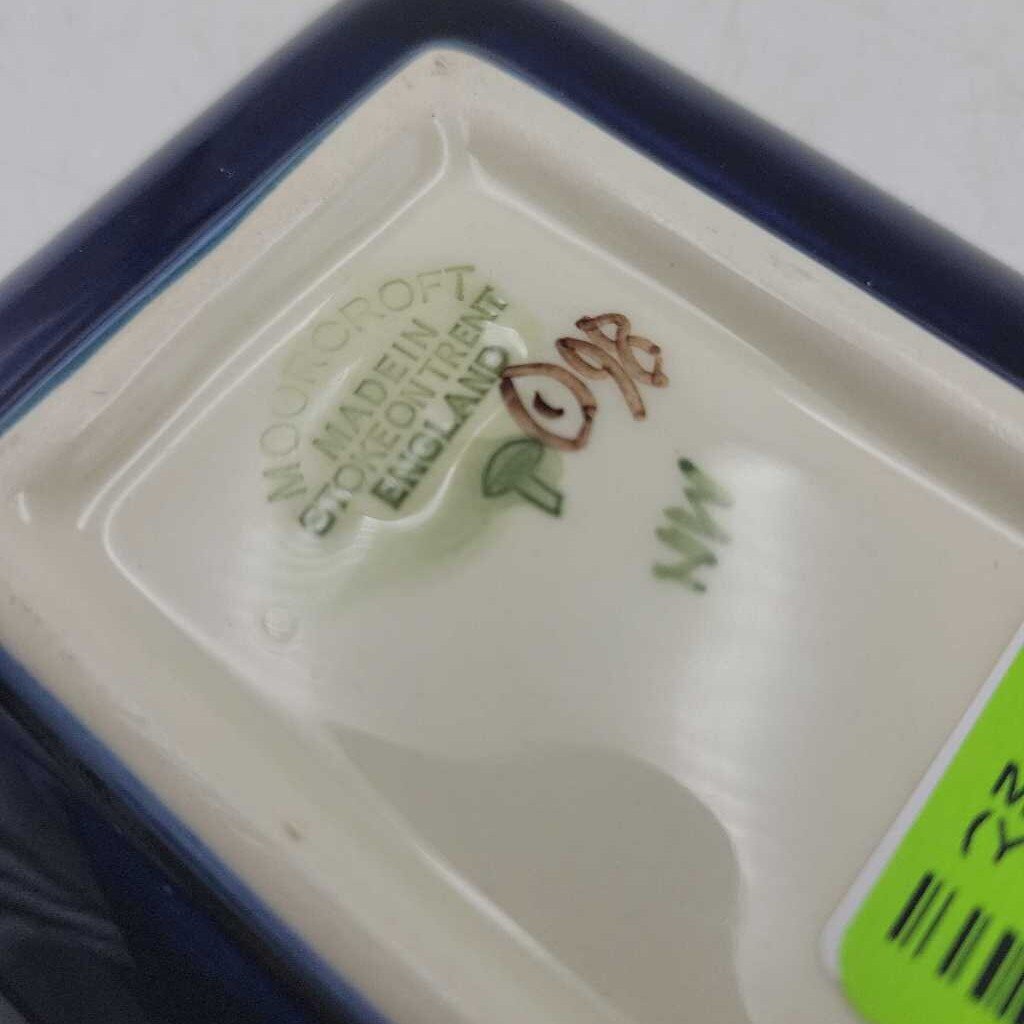 Moorcroft "Anna Lily" Made In England Trinket Dish (YVO) (512)