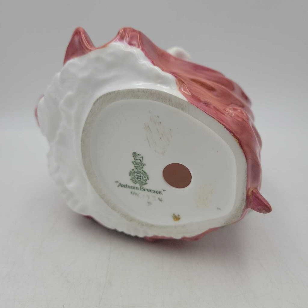 Royal Doulton "Autumn Breezes " figurine HN1934 (DEB)