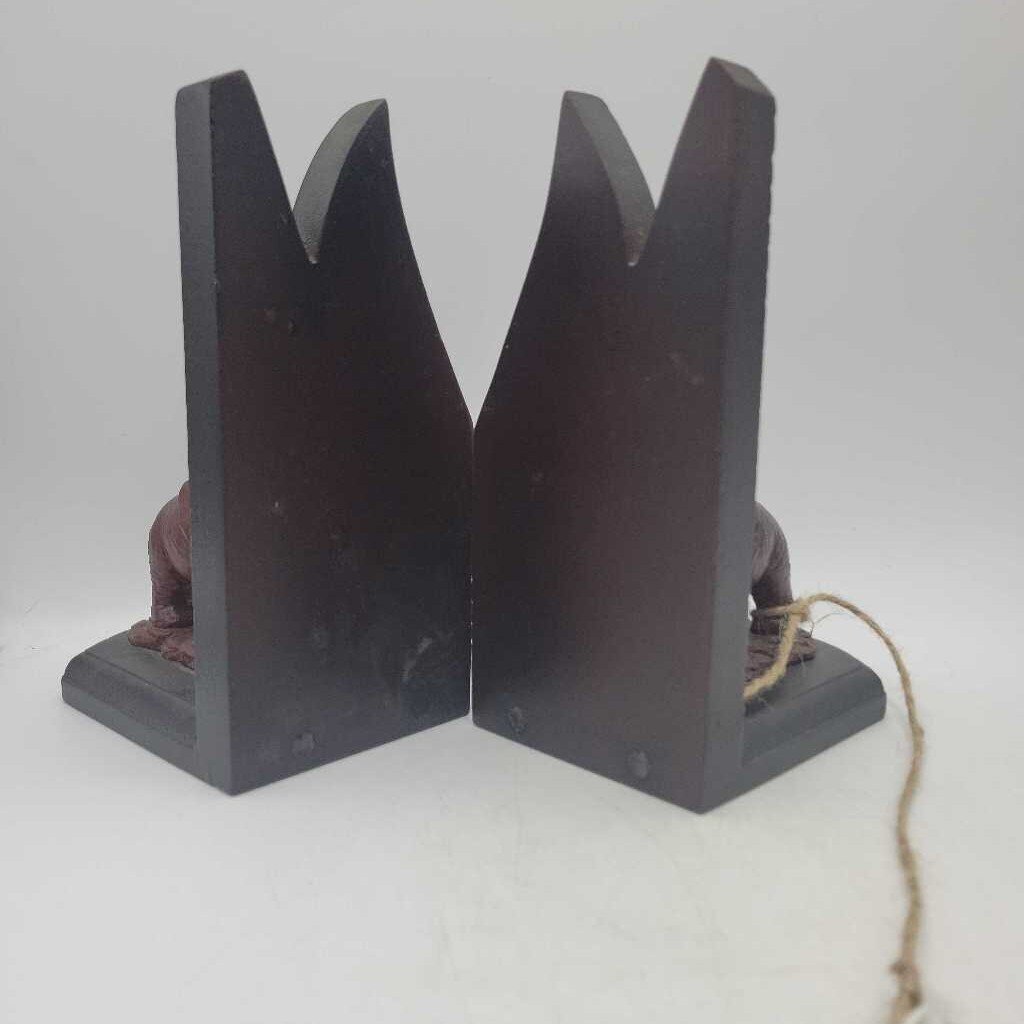 Wooden Elephant Bookends (M2) 2