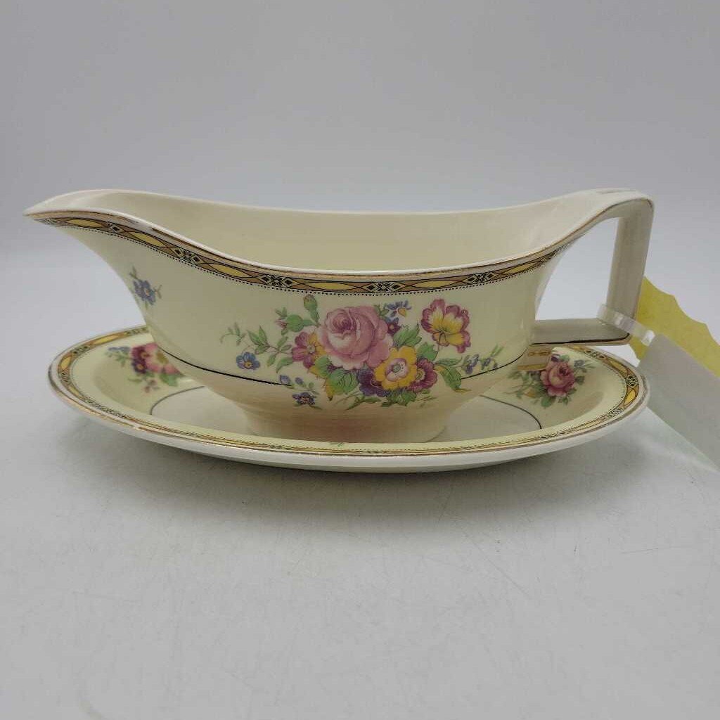 Gravy boat and plate Pareek made in England (TRE)