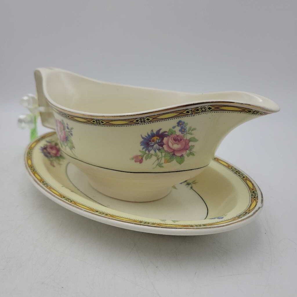 Gravy boat and plate Pareek made in England (TRE)