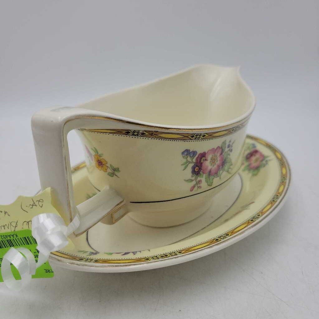 Gravy boat and plate Pareek made in England (TRE)