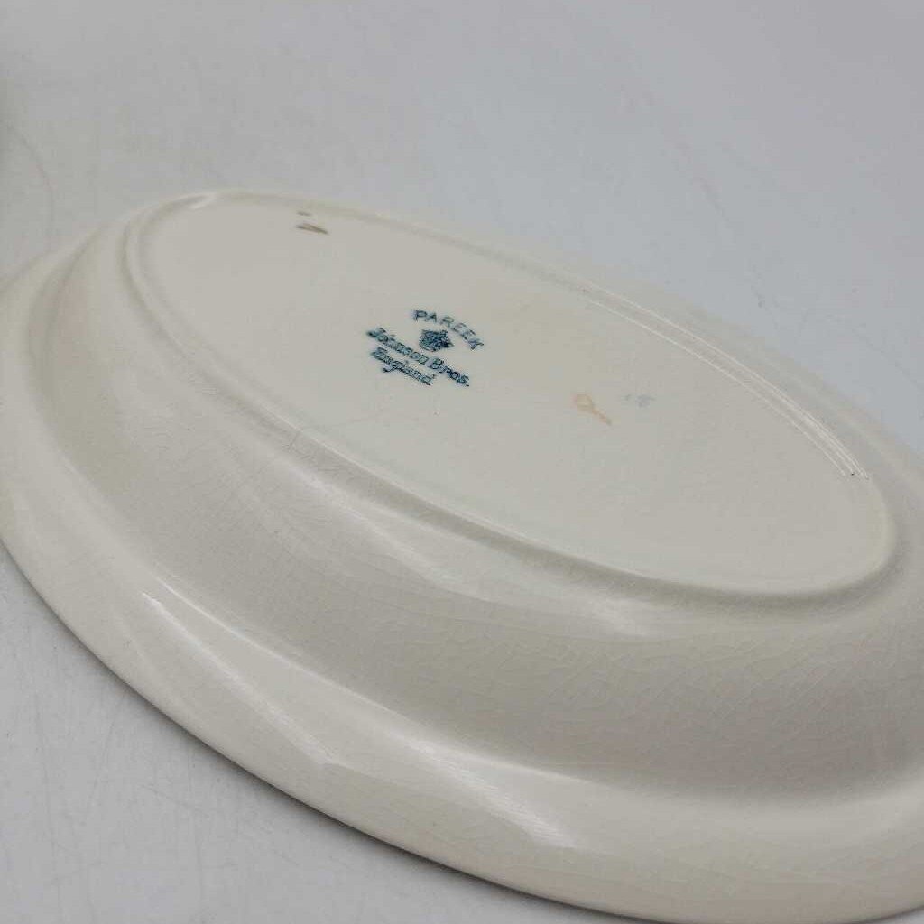 Gravy boat and plate Pareek made in England (TRE)
