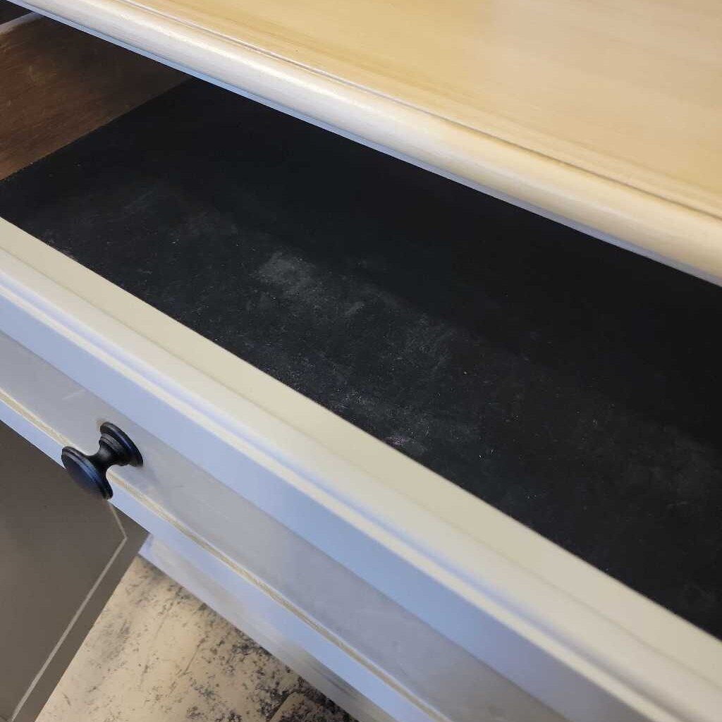 HB 1 Vintage cupboard/cabinet