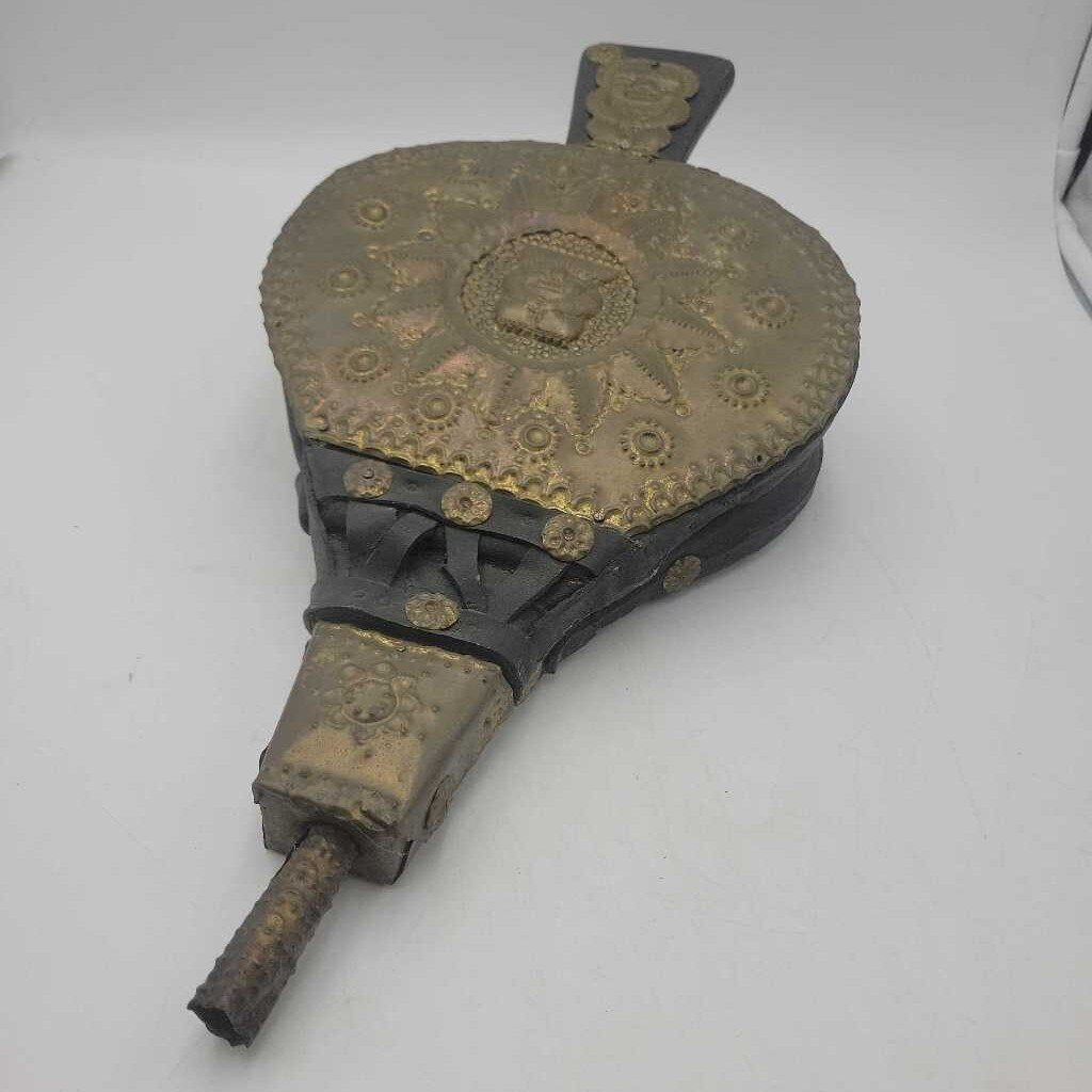 Antique bellows in working order (YVO) 512