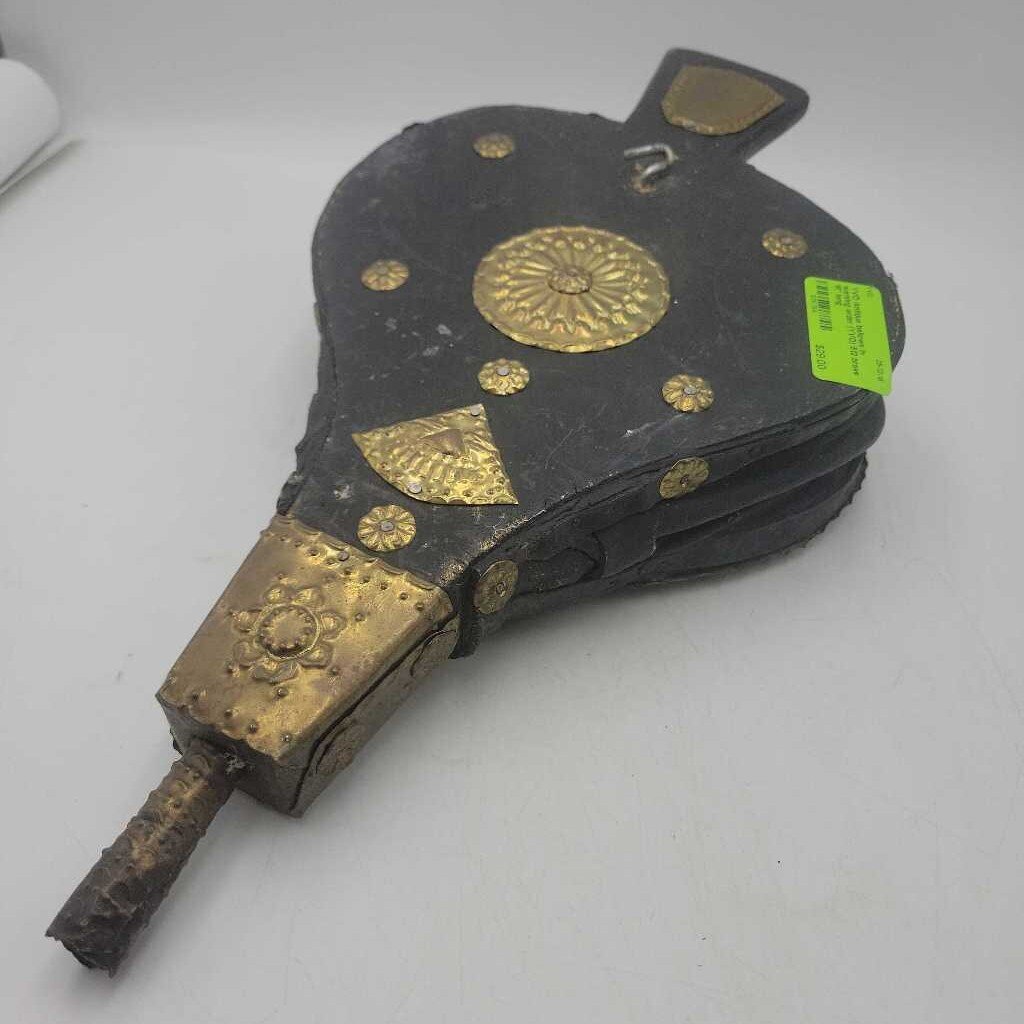 Antique bellows in working order (YVO) 512