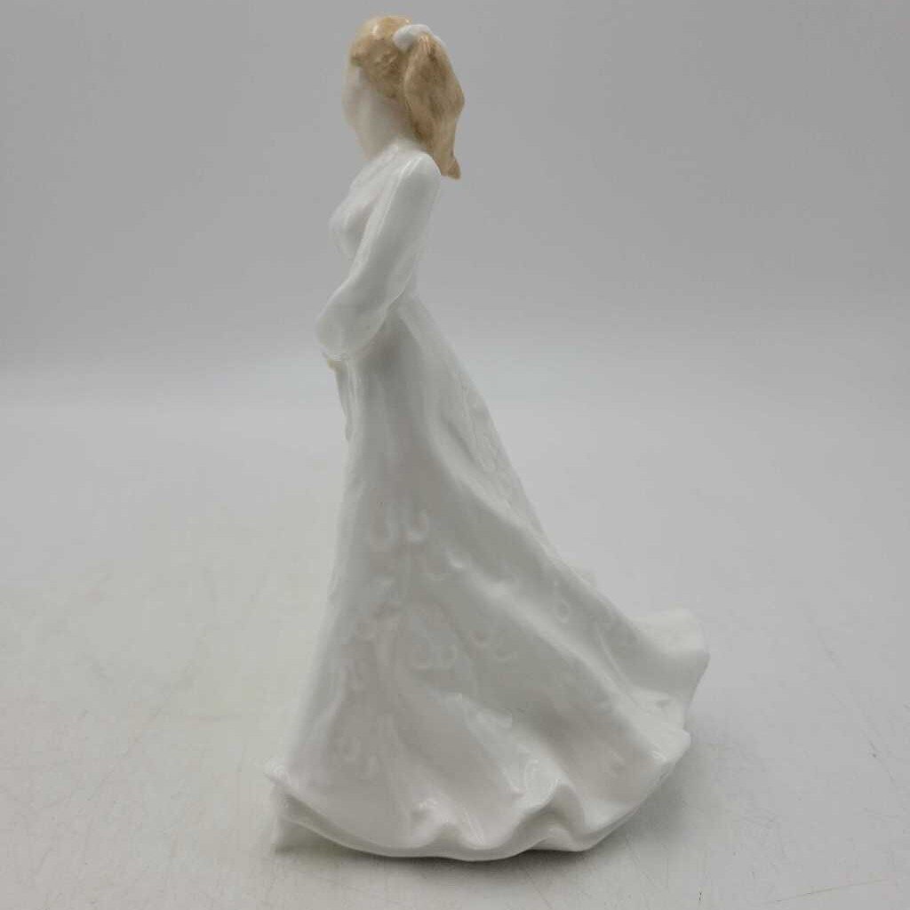 Royal Doulton Anniversary HN 4068 (HAUS)