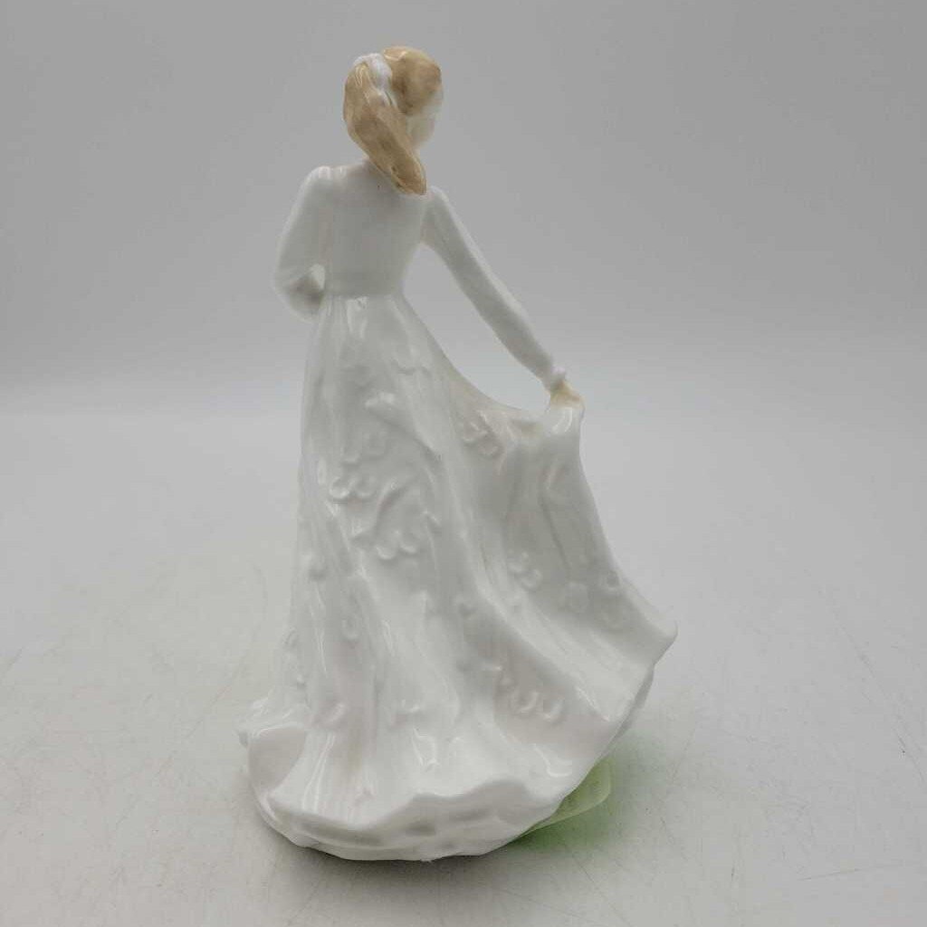 Royal Doulton Anniversary HN 4068 (HAUS)
