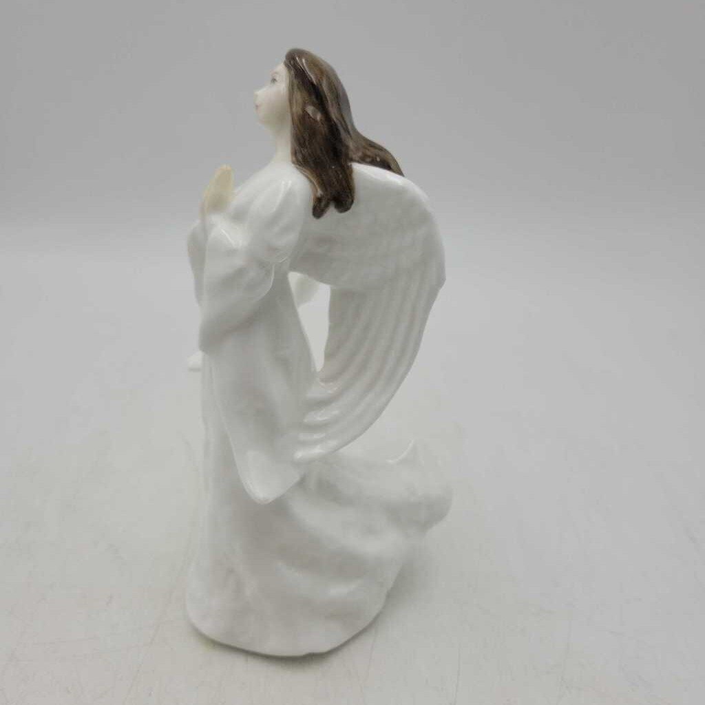 Royal Doulton Christmas Angel HN 4060 (HAUS)