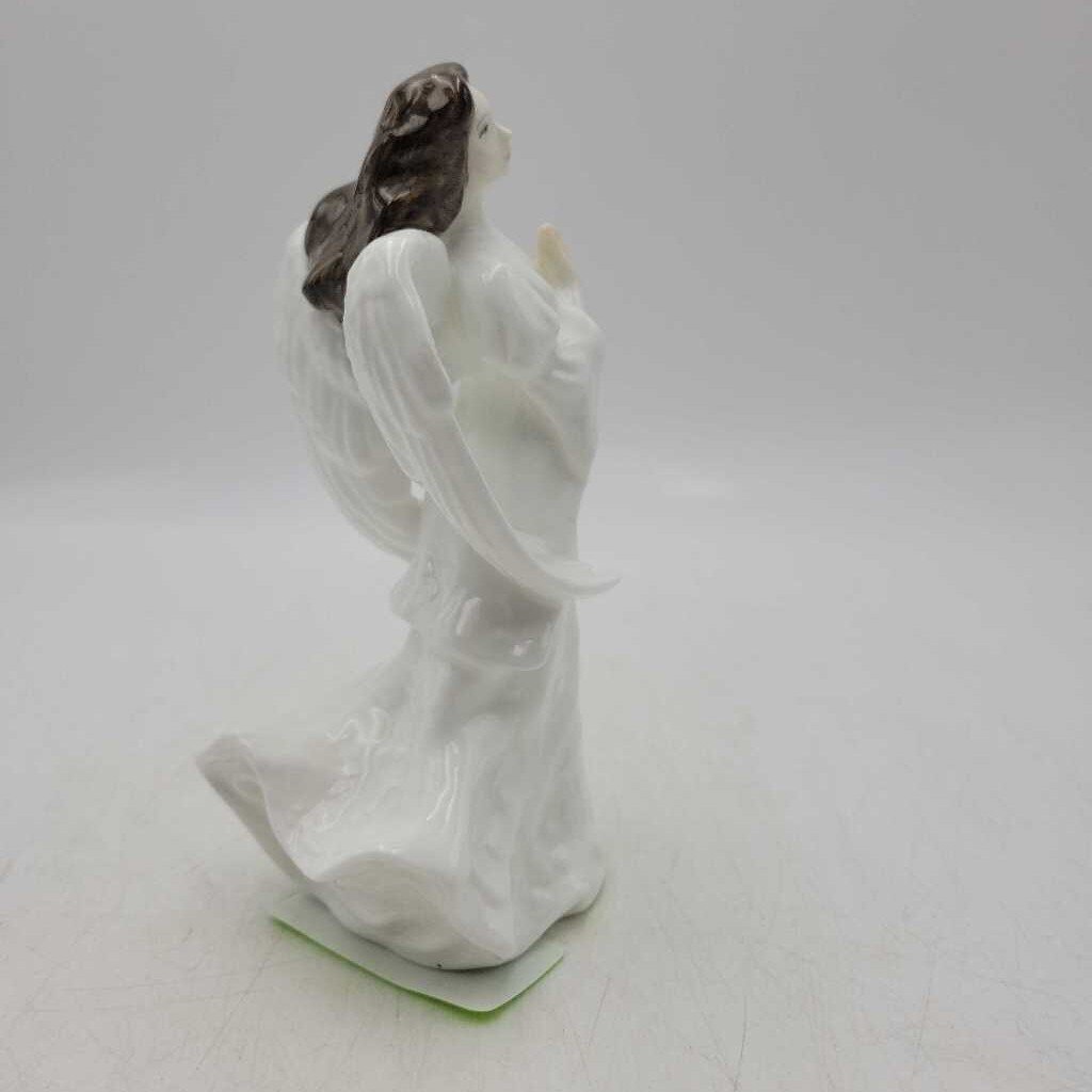 Royal Doulton Christmas Angel HN 4060 (HAUS)