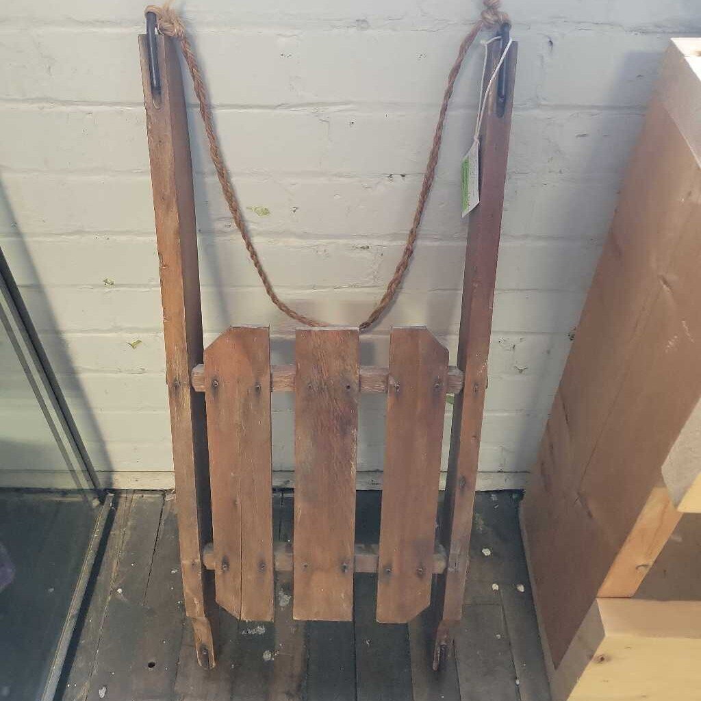 Antique Child's Sled (CAT) c535