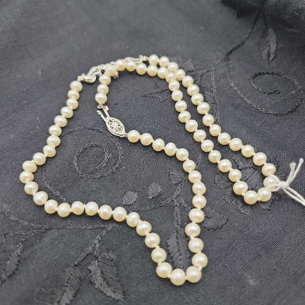 14k White Gold, Diamond & Pearls Necklace - 8298