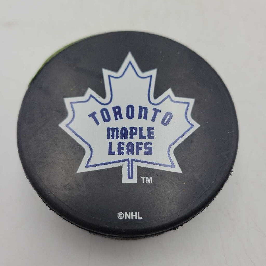 Toronto Maple Leafs Hockey Puck (JAS)