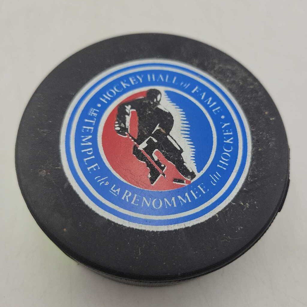 Toronto Maple Leafs Hockey Puck (JAS)