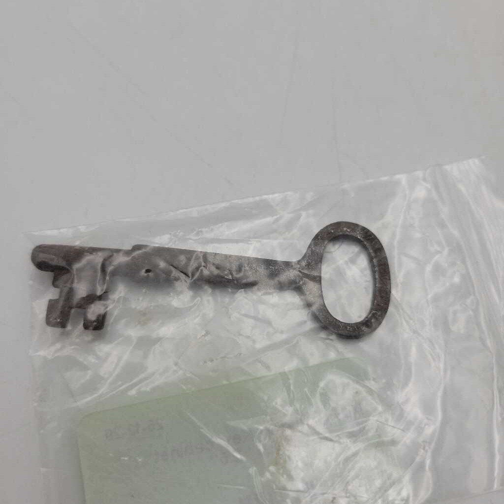 Skeleton Key cabinet key (JAS) 2.5"