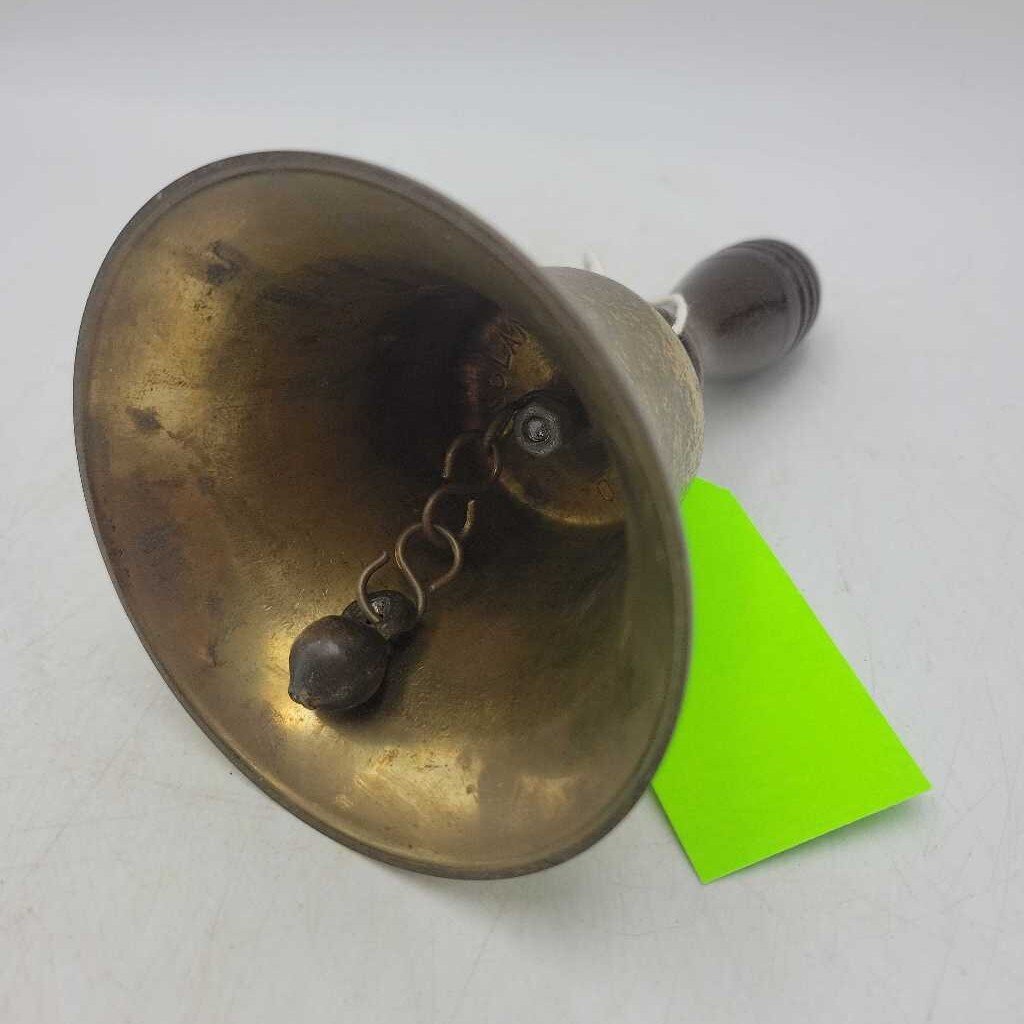 Vintage brass Bell (Yvo)(601)