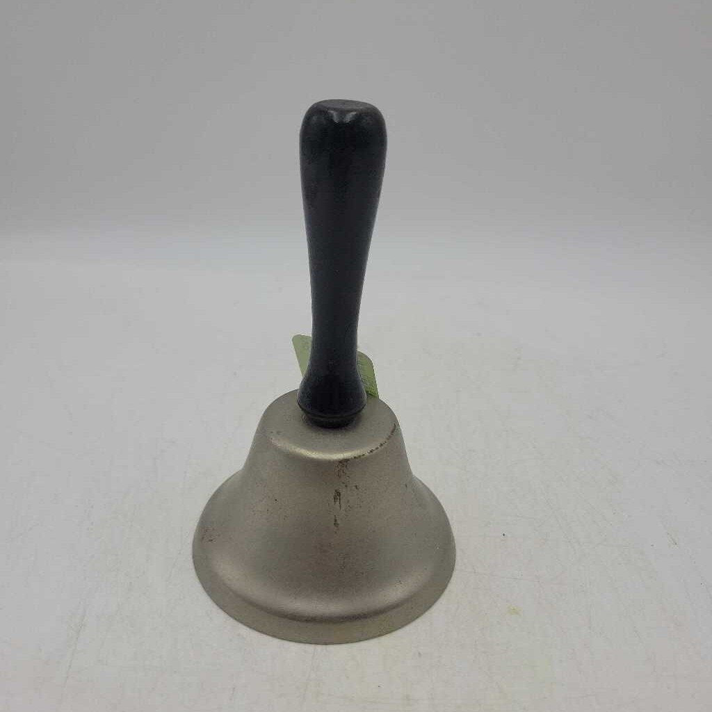 Vintage metal Bell (Yvo)(601)