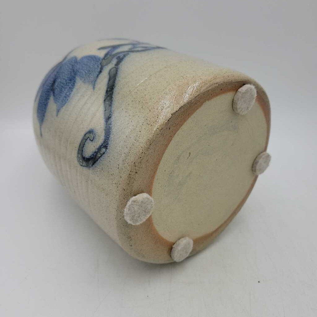 Le Heron Bleu, Quebec, Stone ware Pottery jug (YVO) (601)