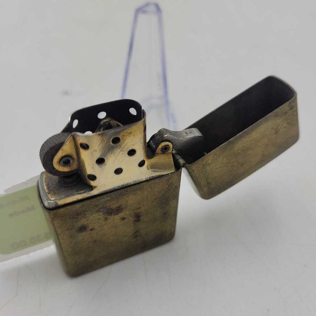 Zippo brass Lighter Made in The USA (BS)