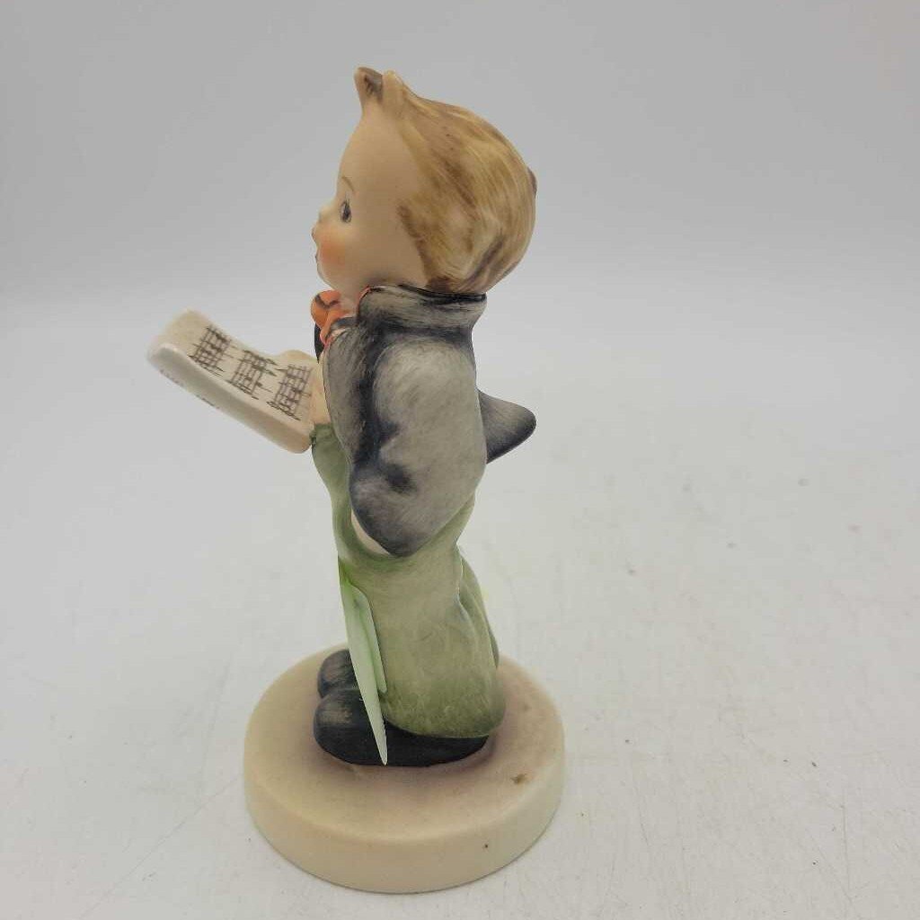 Hummel Figurine singing Boy (JH49)