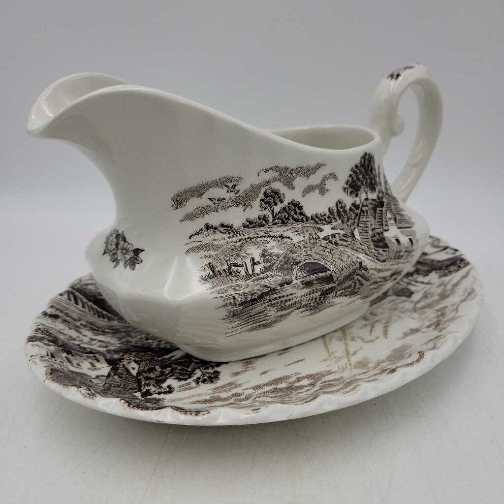VTG Ridgway Staffordshire England Country Days Gravy Boat with Saucer (BG)