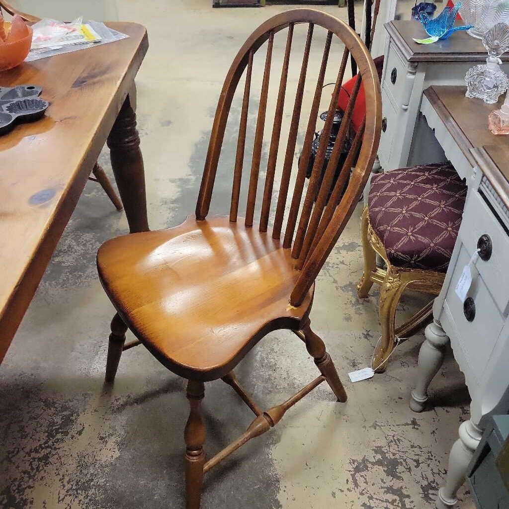 Canadianna Pine Table w/ 4 chairs (LOR)
