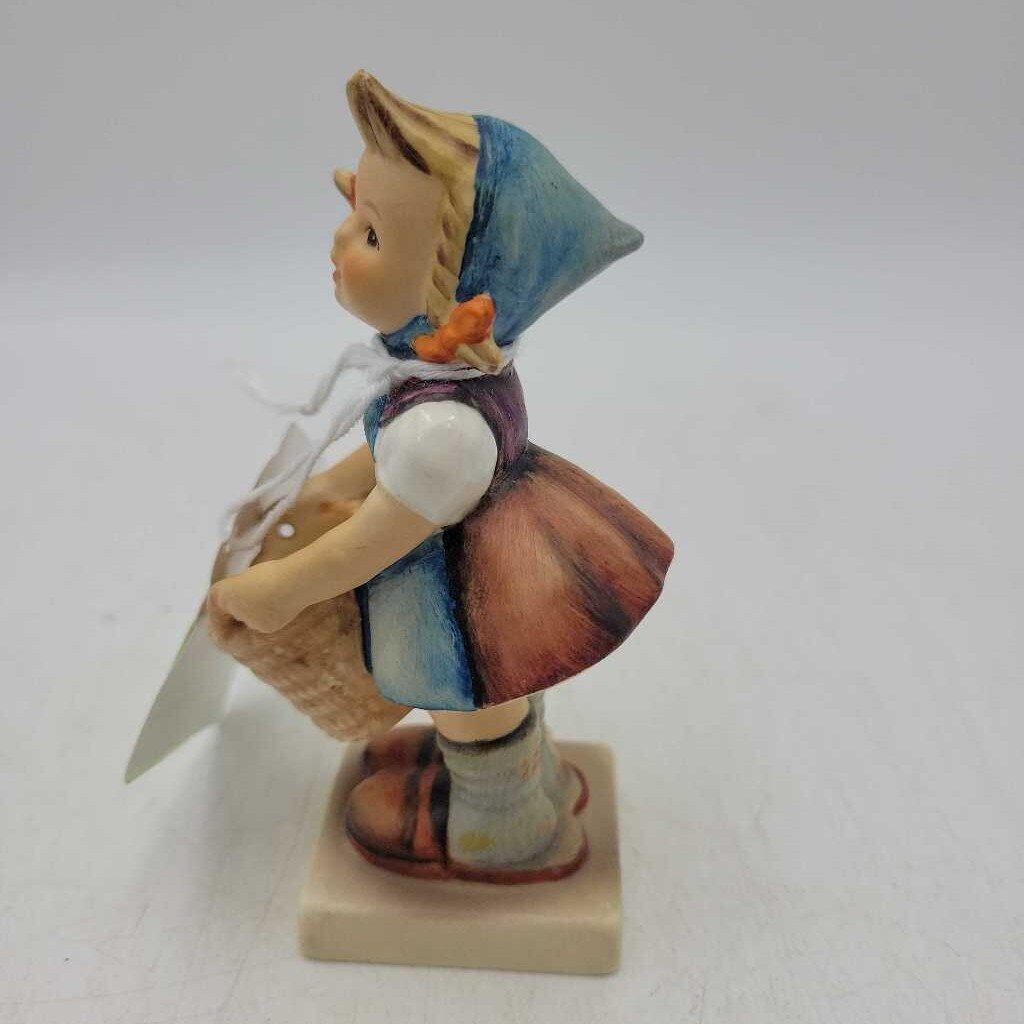 Hummel Figurine Girl with basket "Little Helper" (JH49)