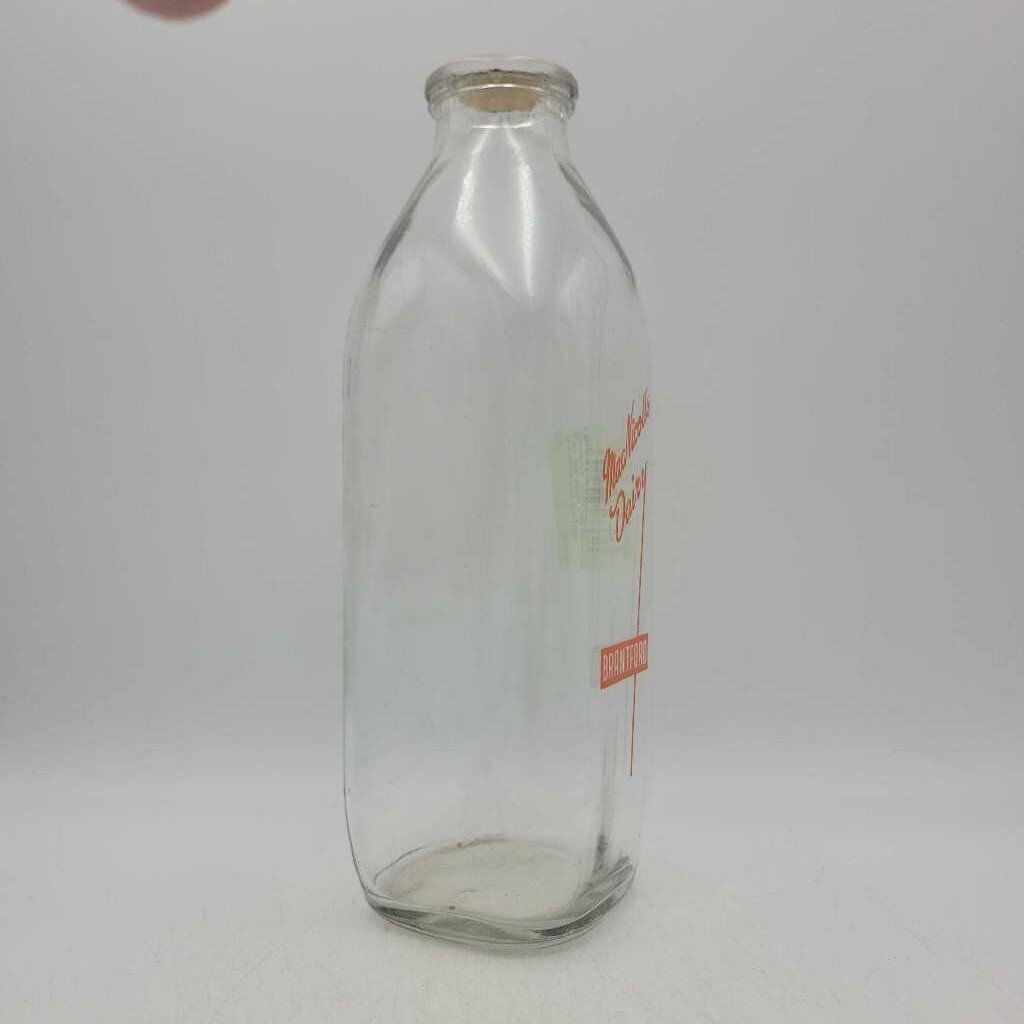 MacNicolls Dairy Milk quart Milk bottle ACL (YVO) 602