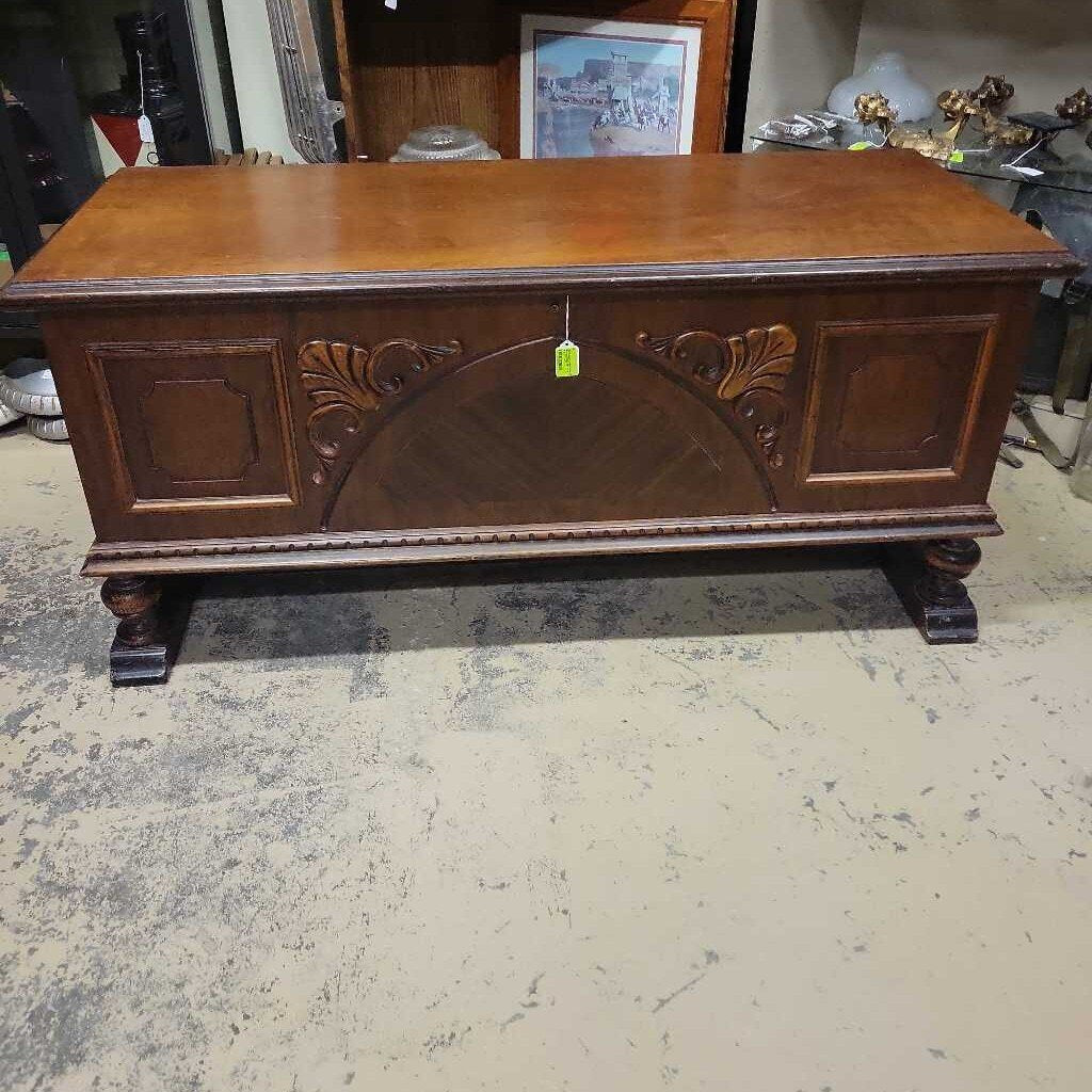 Cedar Chest with Push Button (SJ)
