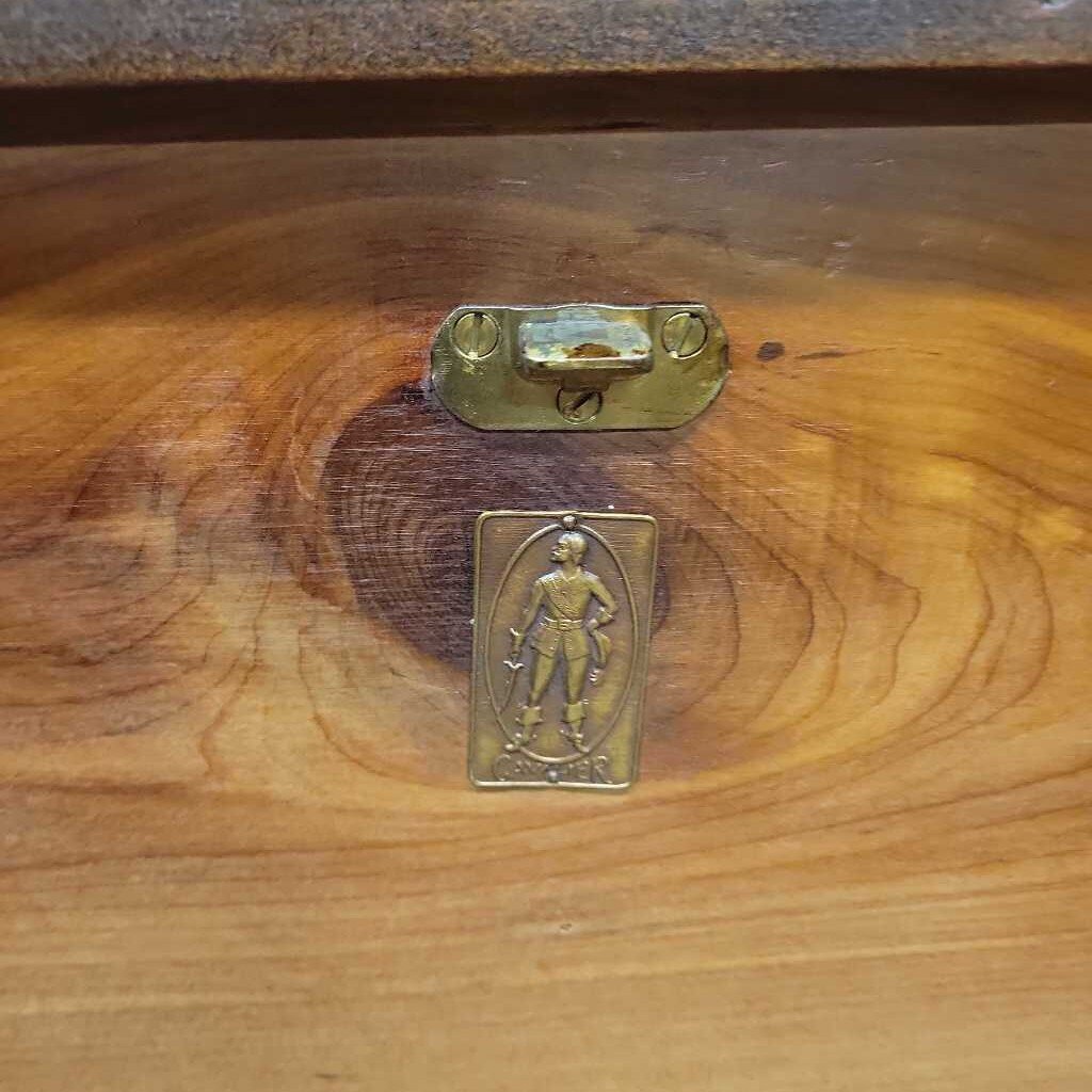 Cedar Chest with Push Button (SJ)