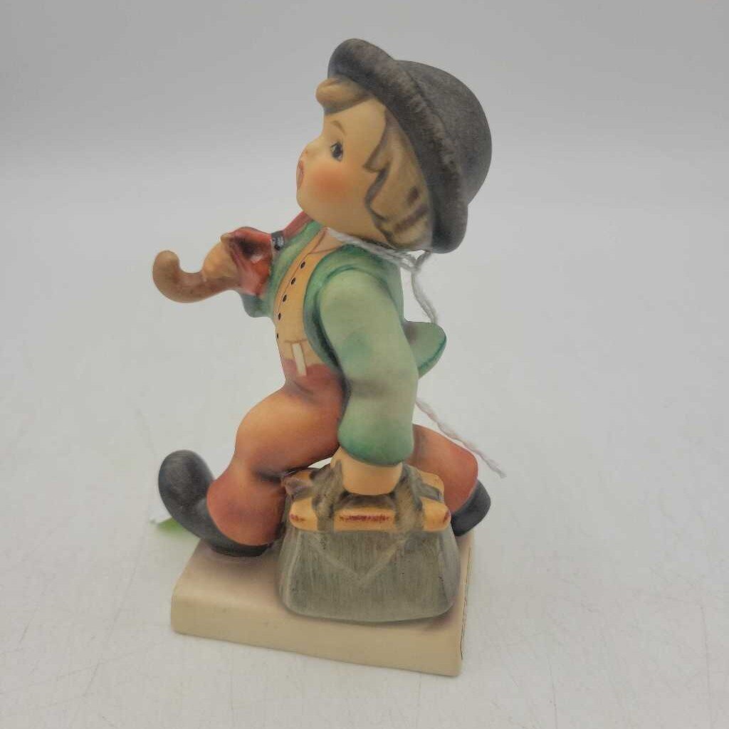 Hummel Figurine "Merry Wanderer" (DEB)